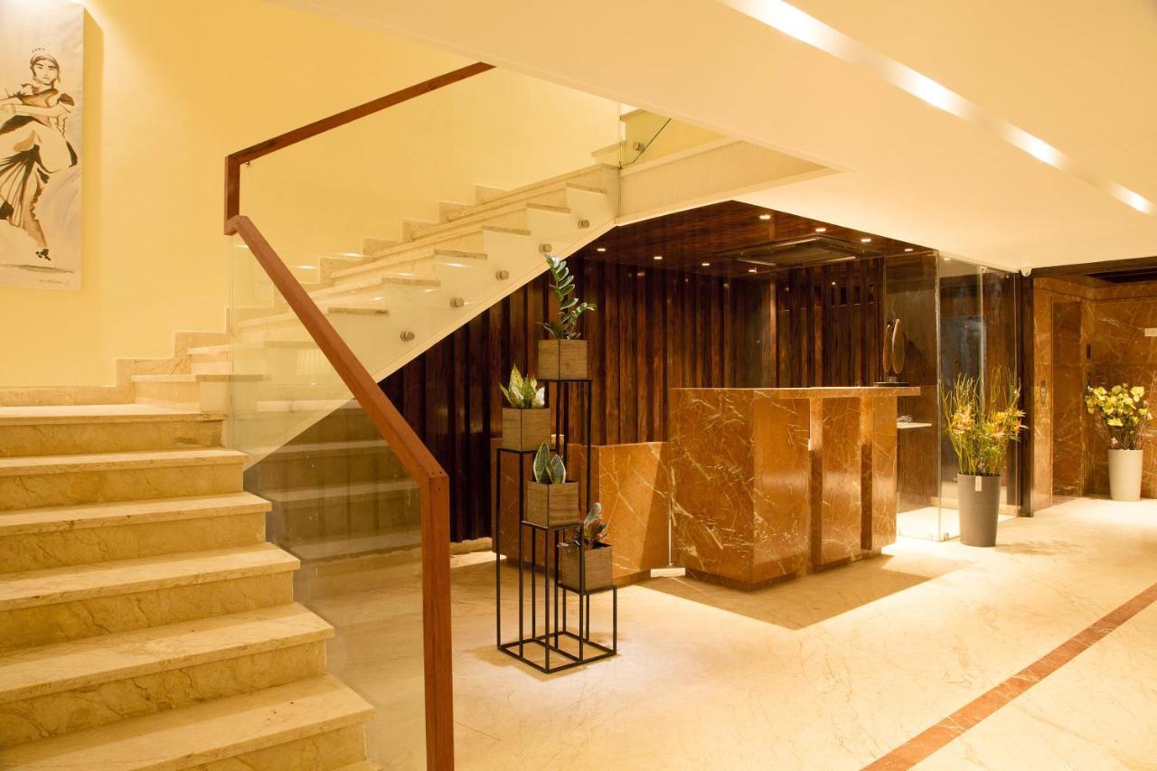 Sri Aadhish Grand Hotel Arantāngi Extérieur photo